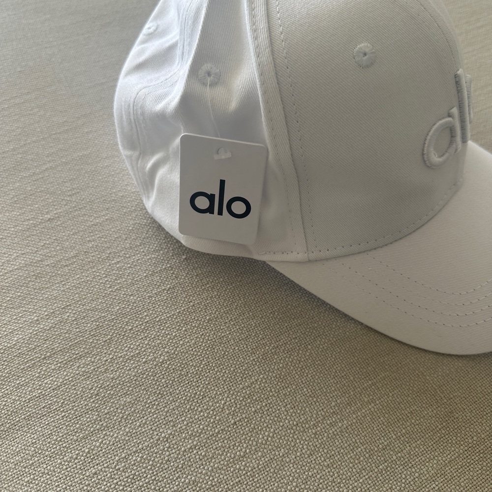 Alo Classic White Cap
